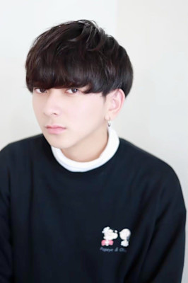 MEN'S HAIRアッシュブラックのウルフカルマパーマ