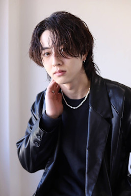 MEN'S HAIRアッシュブラックカルマパーマウルフ