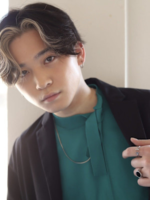 MEN'S HAIRハイライト波巻きカルマパーマ束感ショート