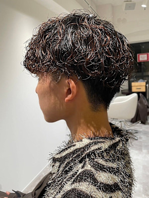MEN’S HAREダークアッシュハイライトマッシュパーマ