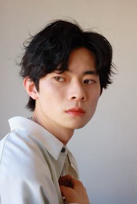 MEN’SHAIRセンターパートナチュラルマッシュヘア