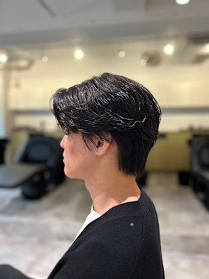 マッシュショート黒髪スタイルアッシュカラー
