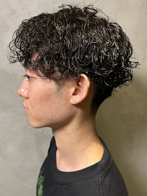 ツイストスパイラルパーマ ツーブロック マッシュ 20代