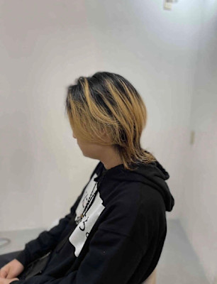 20代30代40代◎メンズ金髪ツーブロックレイヤースタイル韓