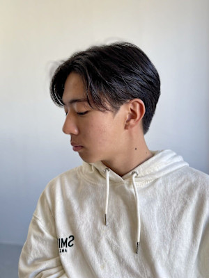 20代30代40代◎スーツ短髪流行刈り上げセンターパートヘア