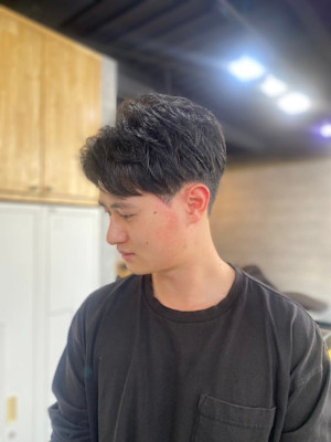20代30代40代◎スーツ短髪流行ニュアンスパーマ
