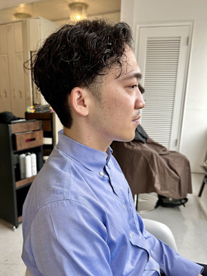メンズマッシュツーブロック波巻きパーマセンター分け/東伏見