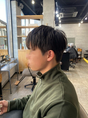黒髪刈り上げマッシュレイヤー