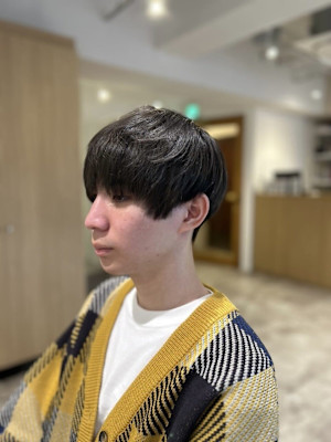 20代30代40代◎流行メンズスーツ刈り上げ黒髪ツーブロック
