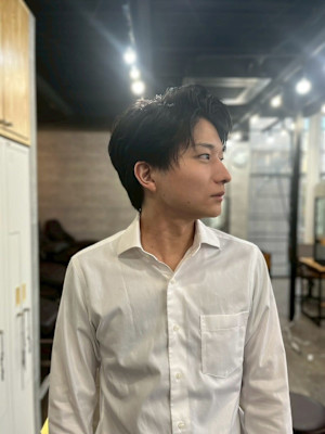 20代30代40代◎ナチュラルセンターパートマッシュショート