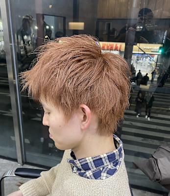 20代30代40代流行ツーブロックスーツメンズショート