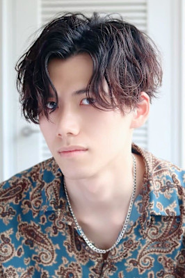 MEN’SHAIRセンターパート波巻きパーマヘア