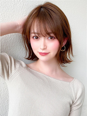 大人かわいいくびれレイヤー
