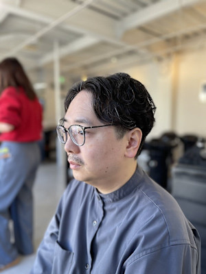 20代30代40代◎スーツ短髪流行刈り上げナチュラルパーマス