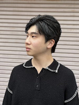 20代30代40代流行ツーブロック刈り上げスーツ黒髪