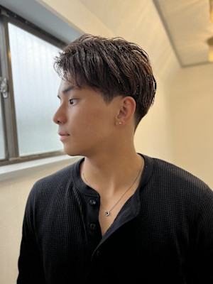 20代30代40代流行ツーブロック刈り上げベリーショート短髪