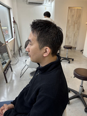センターパートフェードカットツーブロックセンター分け