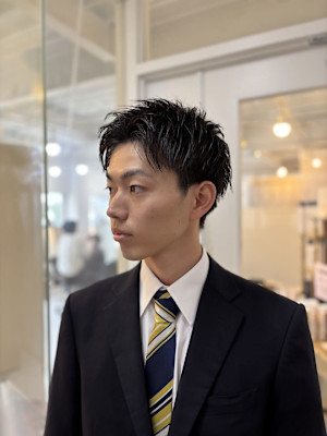 センターパートフェードカットツーブロックセンター分け