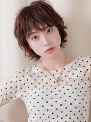 ミルクブラウンブリーチなしクラゲヘアハッシュウルフ30代