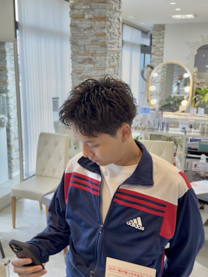 20代30代メンズルーズパーマアクティブショート