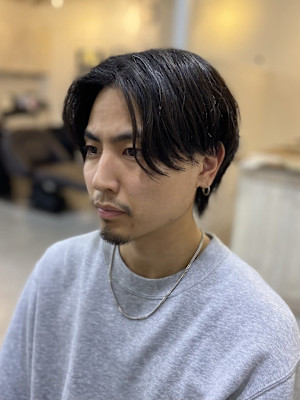 20代30代40代◎流行スーツ短髪ツーブロセンターパートヘア