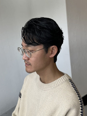 20代30代40代ツーブロック流行刈り上げスーツニュアンスパ