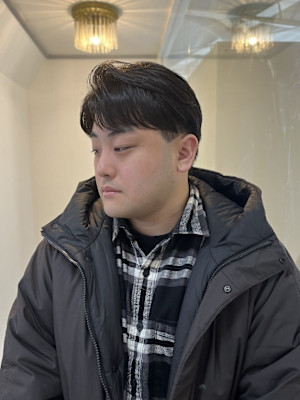 20代30代40代黒髪刈り上げツーブロック流行