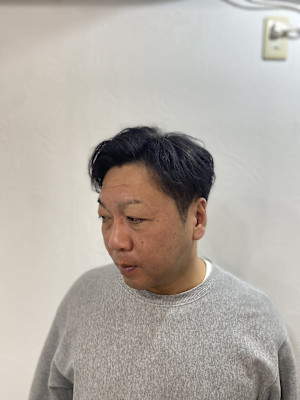 ビジネスマン向け簡単スタイリングの メンズヘア