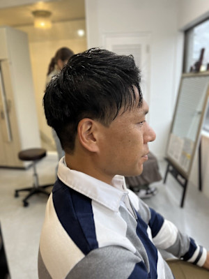 韓国マッシュスパイキーショート刈り上げ流行黒髪ベリーショート