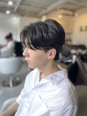 20代30代40代◎スーツ刈り上げ短髪ニュアンスパーマスタイ