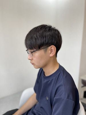 20代30代40代◎スーツ刈り上げ短髪マッシュスタイル