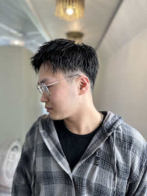 20代30代40代◎スパイキーショートブルーブラックツーブロ
