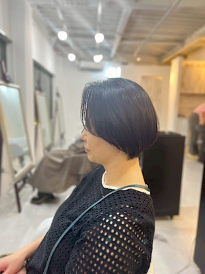 大人可愛い20代30代40代◎ツヤ感際立つ黒髪ショートボブ