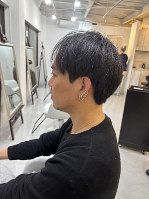 20代30代40代◎スッキリ耳だしマッシュ