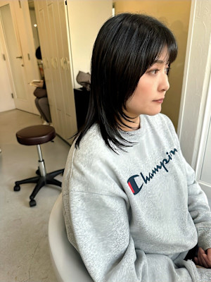 レイヤーカットセミロングクラゲヘアミディアムハッシュカット