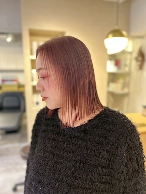 前下がりボブピンクベージュ