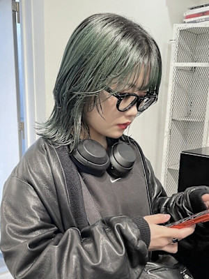 ハッシュカットグレージュデザインカラーツートンカラー