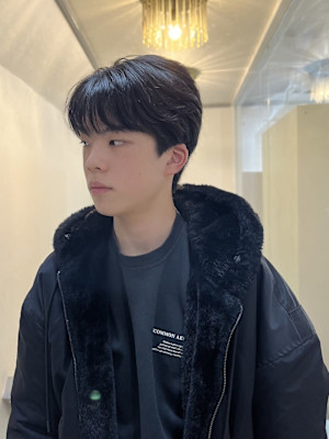 20代30代40代流行ツーブロック刈り上げ黒髪韓国マッシュ