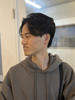 20代30代40代流行ツーブロック刈り上げスーツ黒髪