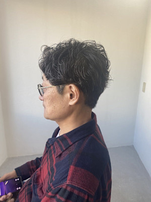 20代30代40代流行メンズブルーブラック韓国マッシュパーマ