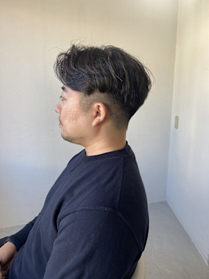 20代30代40代流行メンズブルーブラック韓国マッシュパーマ