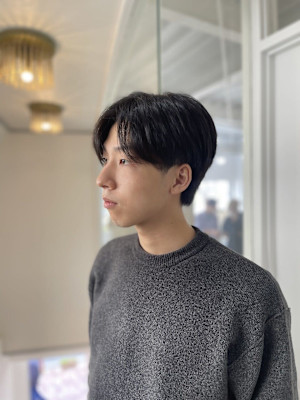 20代30代40代◎スーツ刈り上げ短髪センターパート