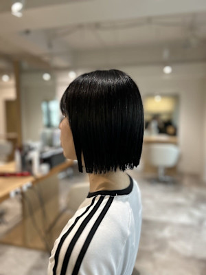 20代30代40代流行ツーブロックスーツ黒髪メンズニュアンス