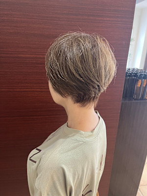 ショートボブ