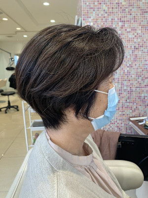 大人のナチュラルショート