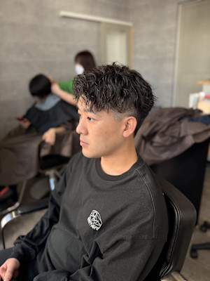 メンズアップバングショートヘアツイストスパイラルヘア