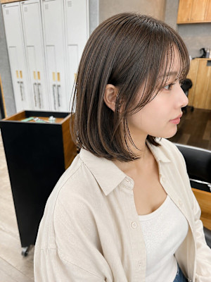 グレージュミディアムハッシュカット天使の羽バング/高田馬場