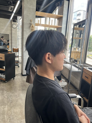 センターパートツイストパーマツーブロックセンター分け