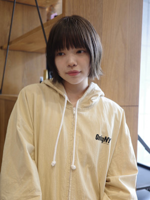【倉畑 果歩】ブリーチ無しベージュ×ボブ