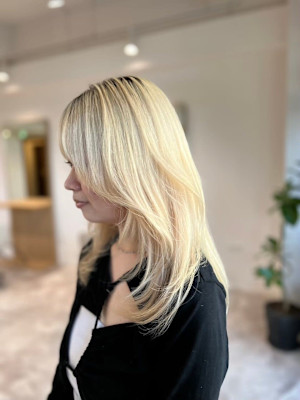 セミロングレイヤーカット高田馬場/代々木/新大久保